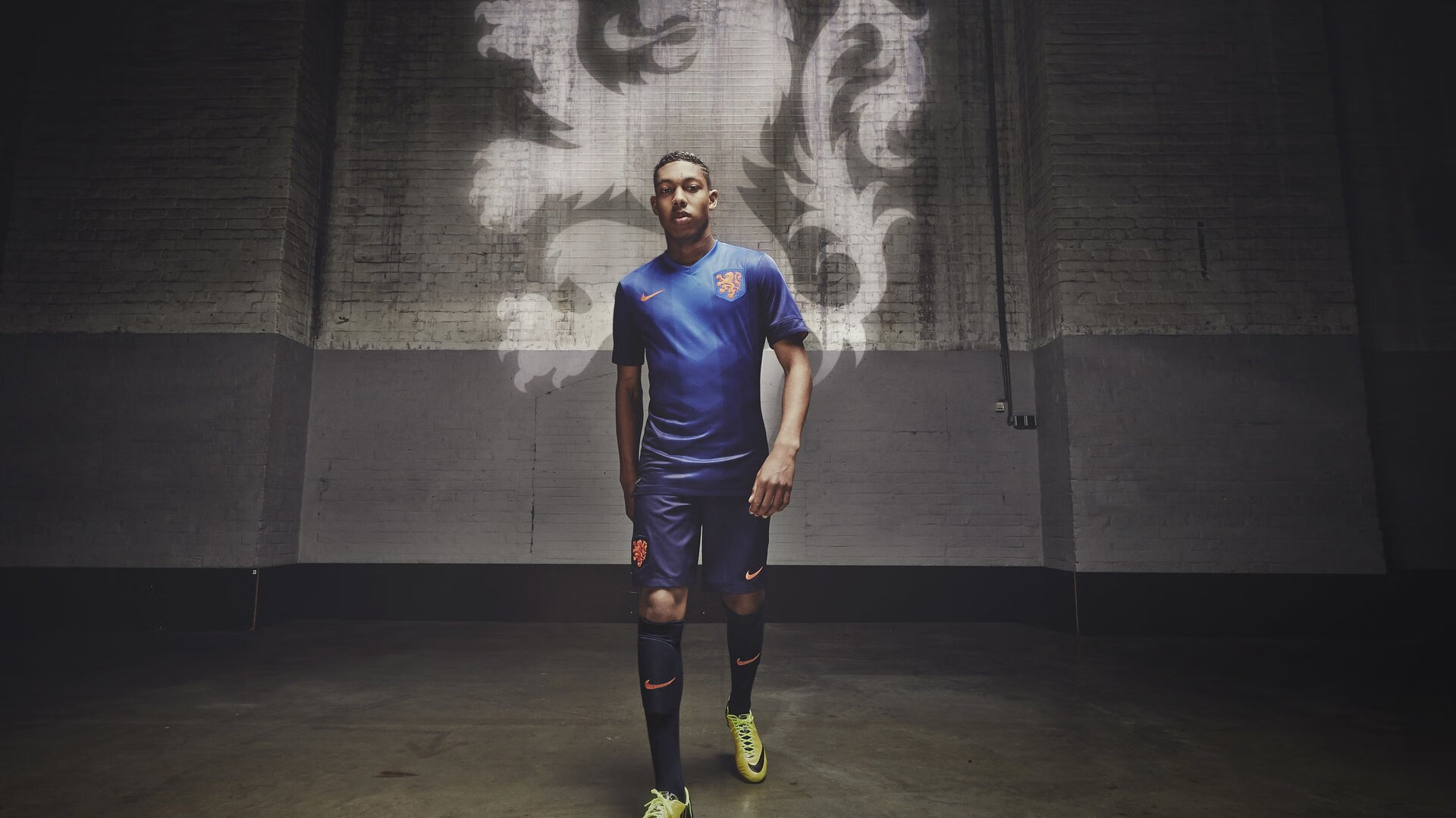 Rookie巅峰对决，TheShy与50激战巴塞罗那分钟，回归赛场胜负难料！